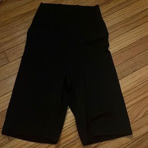 AERIE 6 INCH CROSSOVER BIKER SHORTS